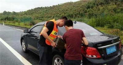 泸水永福道路救援